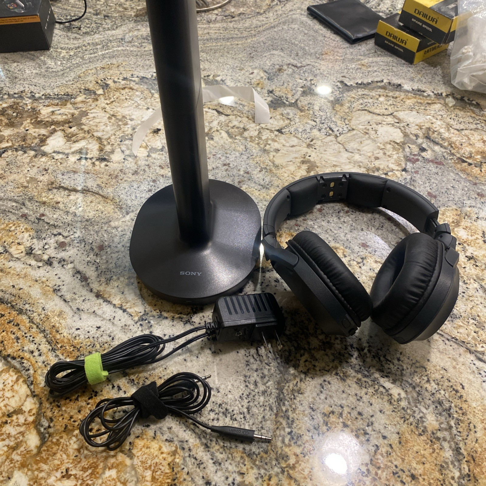 Sony – WHRF400 RF Wireless Headphones – Black