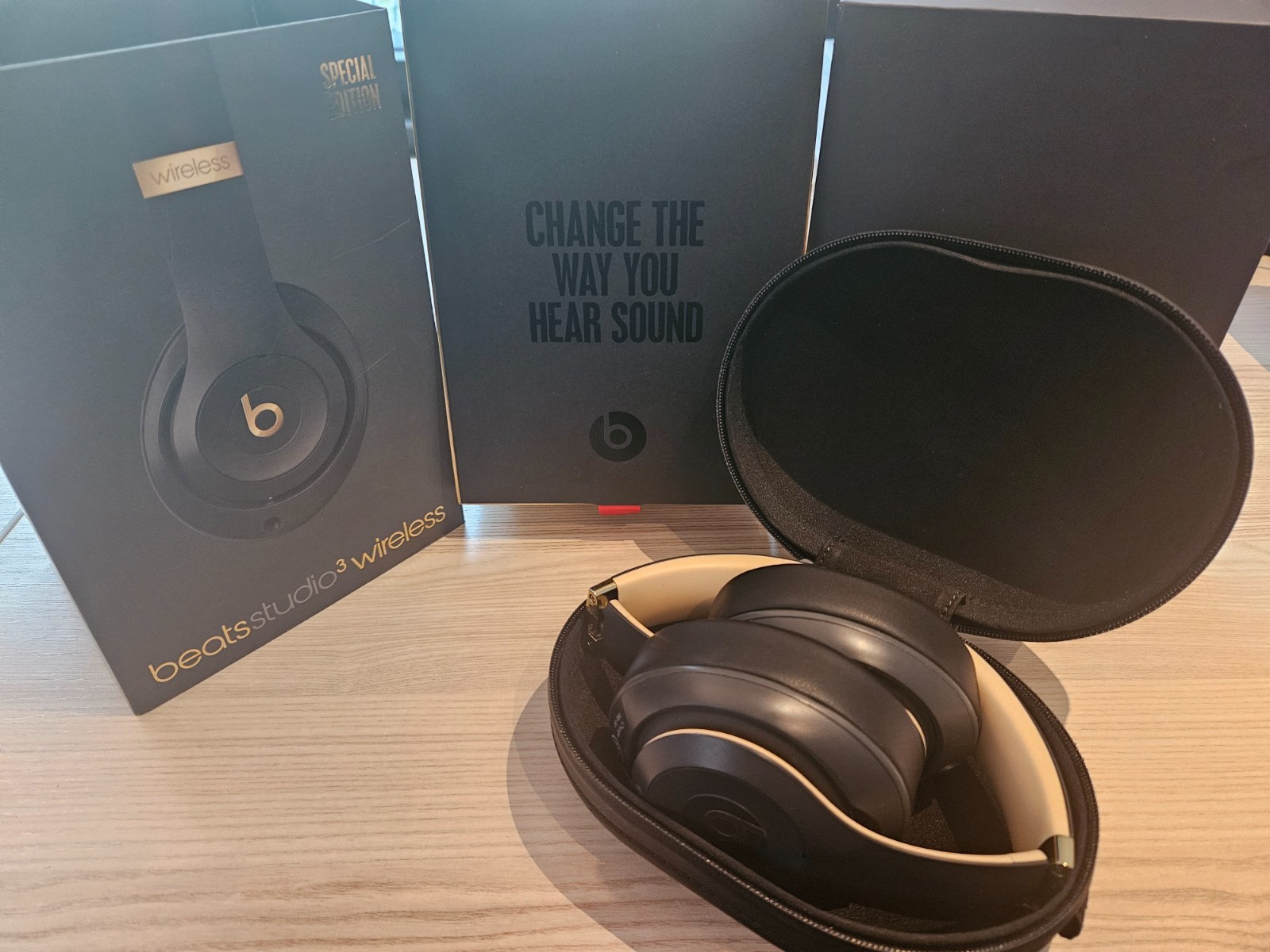 Beats Studio 3 Wireless Headphones – Shadow Gray – With Box, Case & Accessories