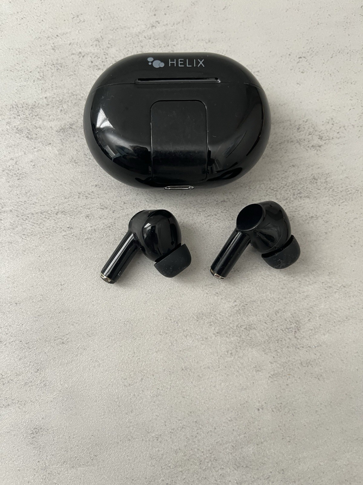 Helix Black True Wireless Bluetooth In-Ear Earbuds w/ Charging Case & Mic