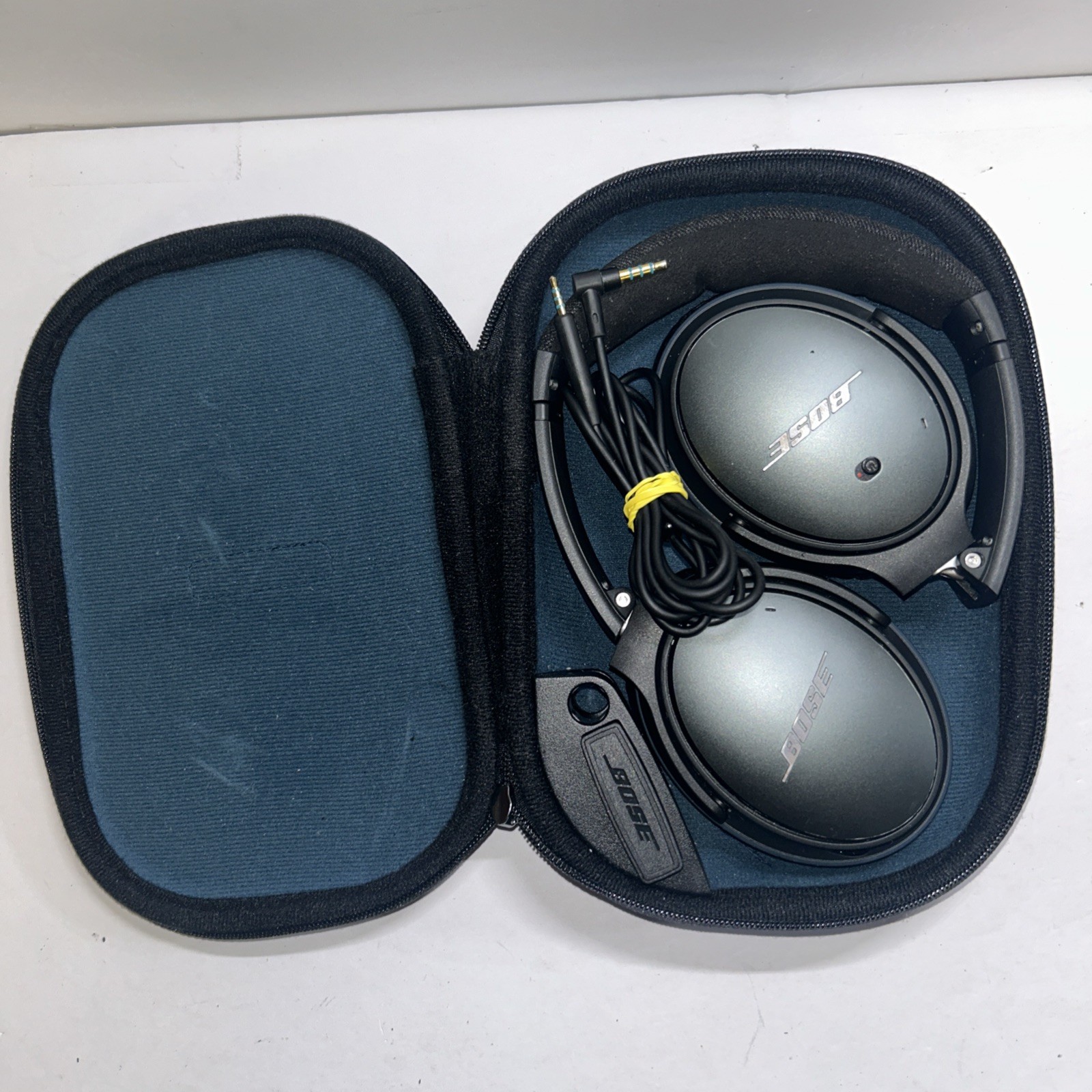 Bose QuietComfort 25 Acoustic Noise Cancelling Headphones Black