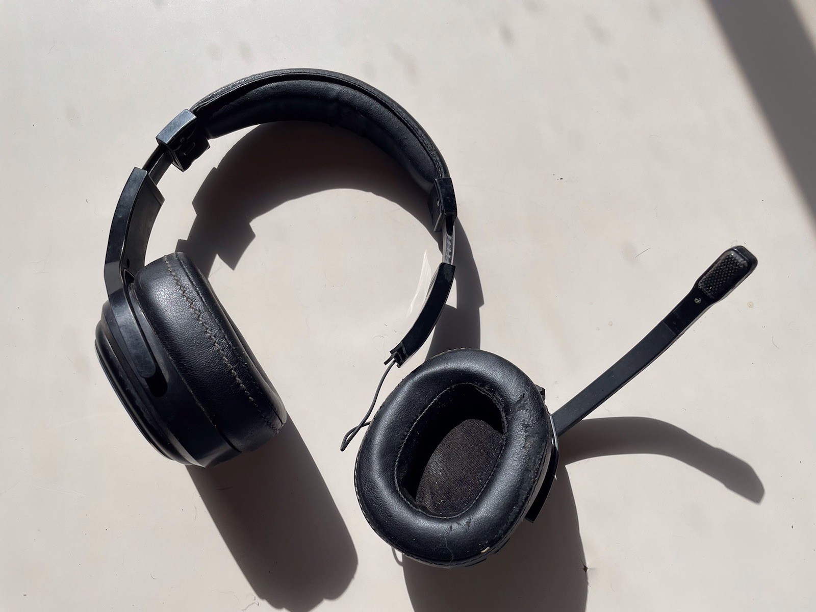 Rand McNally ClearDryve CD220 Wireless NC Headphones-Damage, WORKS FINE-SEE PICS