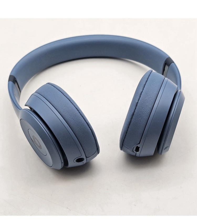 Beats Solo 4 True Wireless On-Ear Bluetooth Headphones Cloud Pink White Blue Bla