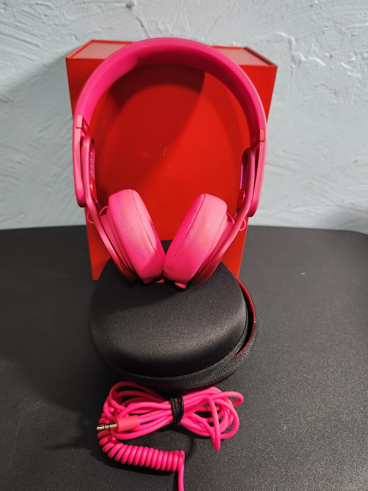 Beats by Dr Dre Mixr On-Ear DJ Headphones Magenta Pink Wired with Case & Aux Cab