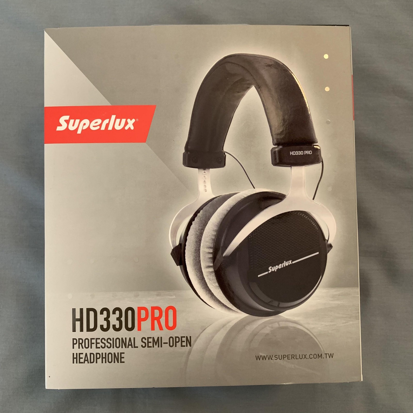 Superlux HD330PRO Semi-Open Over Ear Headphones 32 Ohm 3.5mm 6.3mm Black Stereo