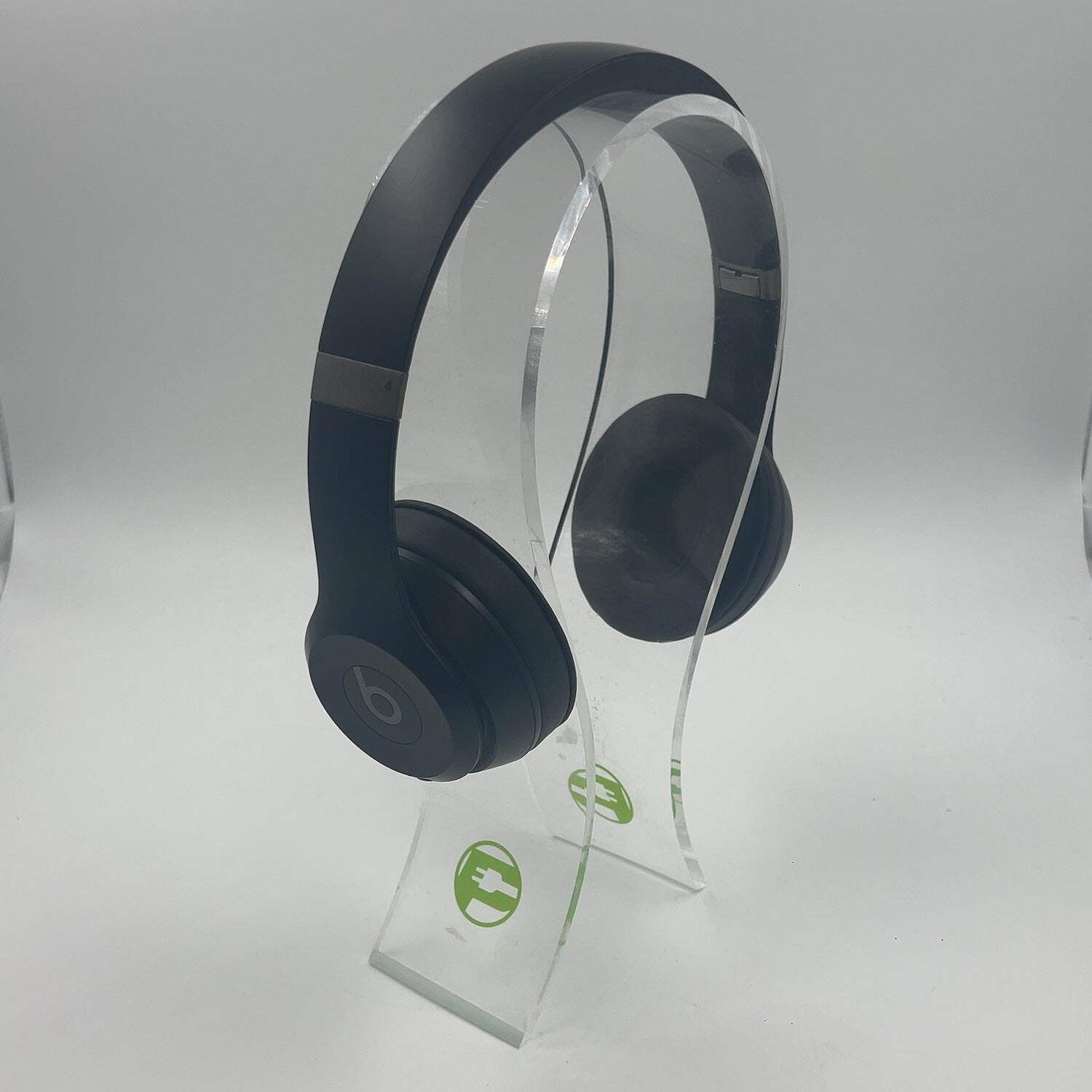 Beats Solo4 Wireless On-Ear Bluetooth Headphones Black MUW23LL/A