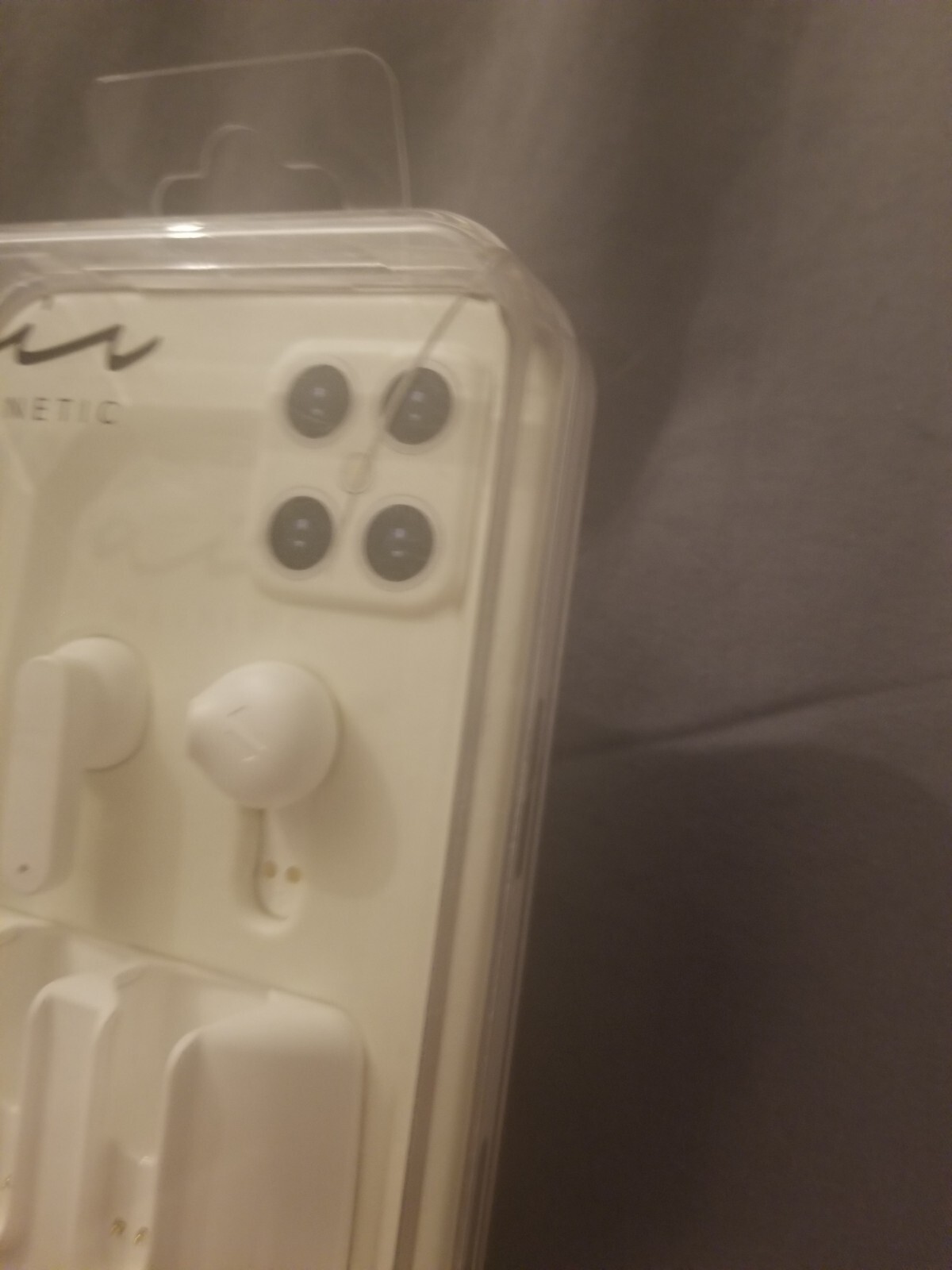 Air Magnetic Airbuds True Wireless Earbuds – White Bluetooth NIB