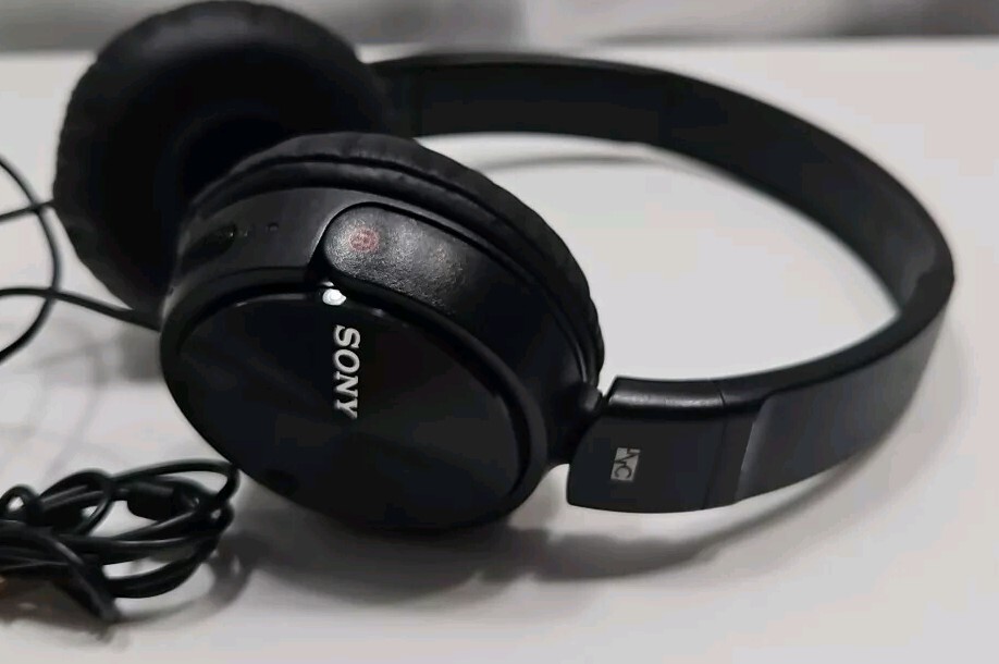 Sony MDR-ZX110NC Noise Cancelling Wired Headphones-Tested/Working