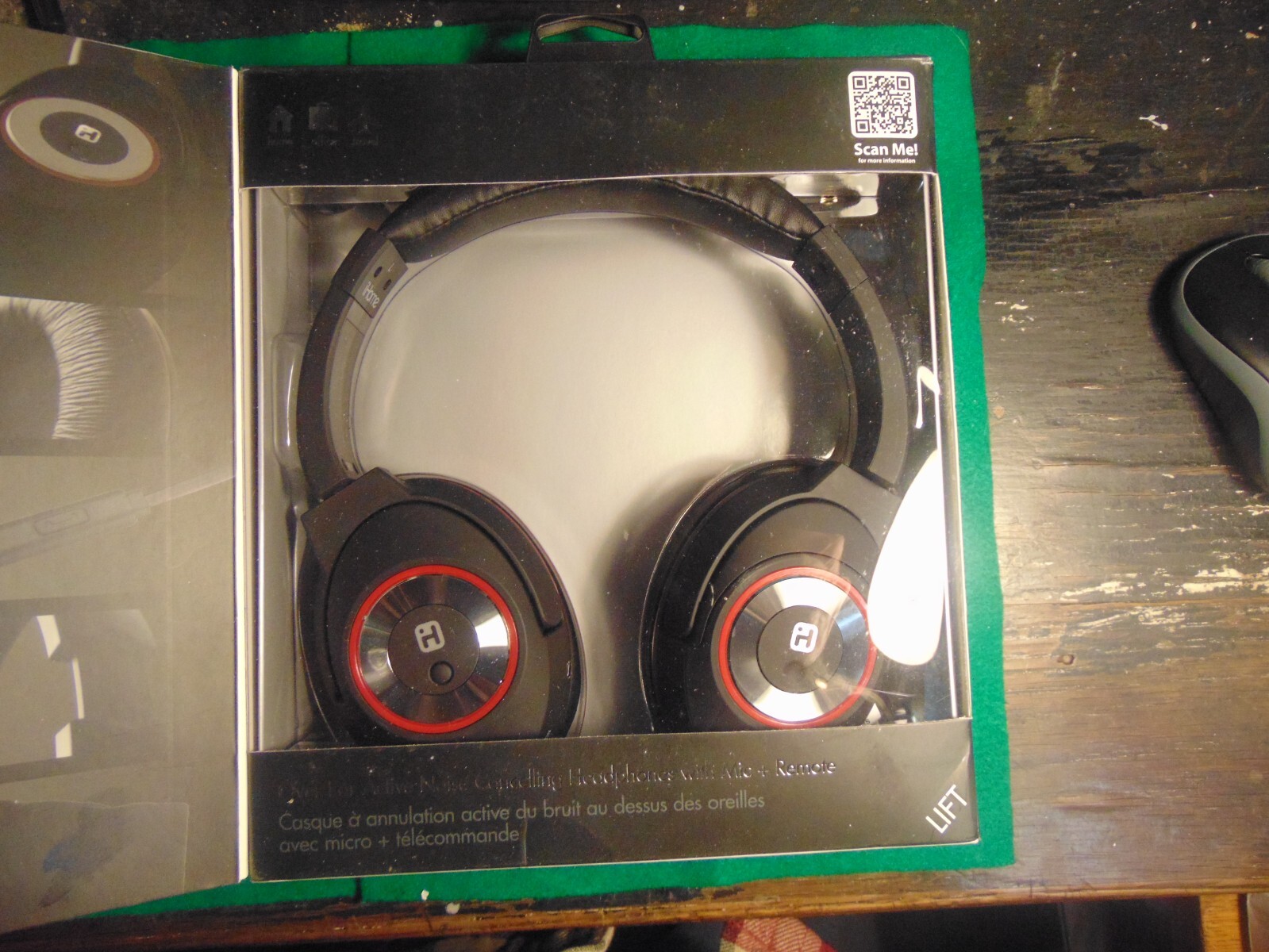 iHOME Over the Ear Active Noise Canceling Headphones Mic+ Remote IB50BXC NIB RAR
