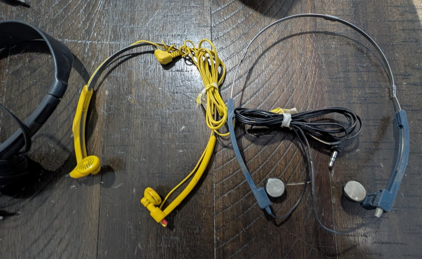 Lot of 4 Vintage Headphones Sony Realistic Sonic Unbranded 1/8” works well