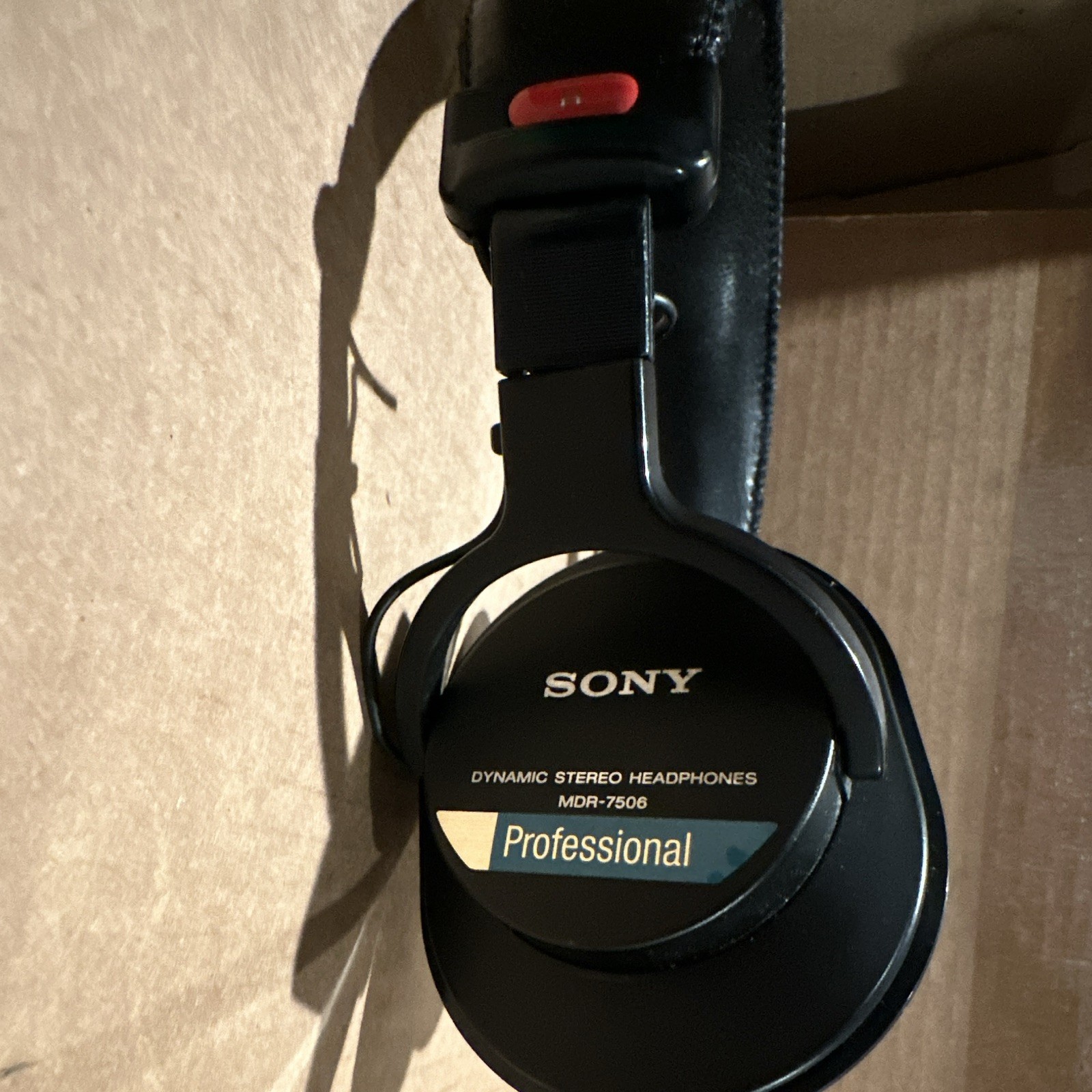 Sony MDR-7506 Wired Professional Studio Monitor Headphones Black Headband
