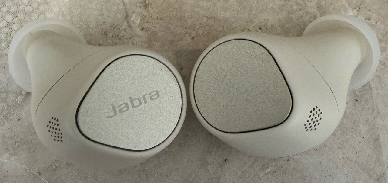 Jabra Elite 7 Pro Wireless Earphones – Beige/Gold