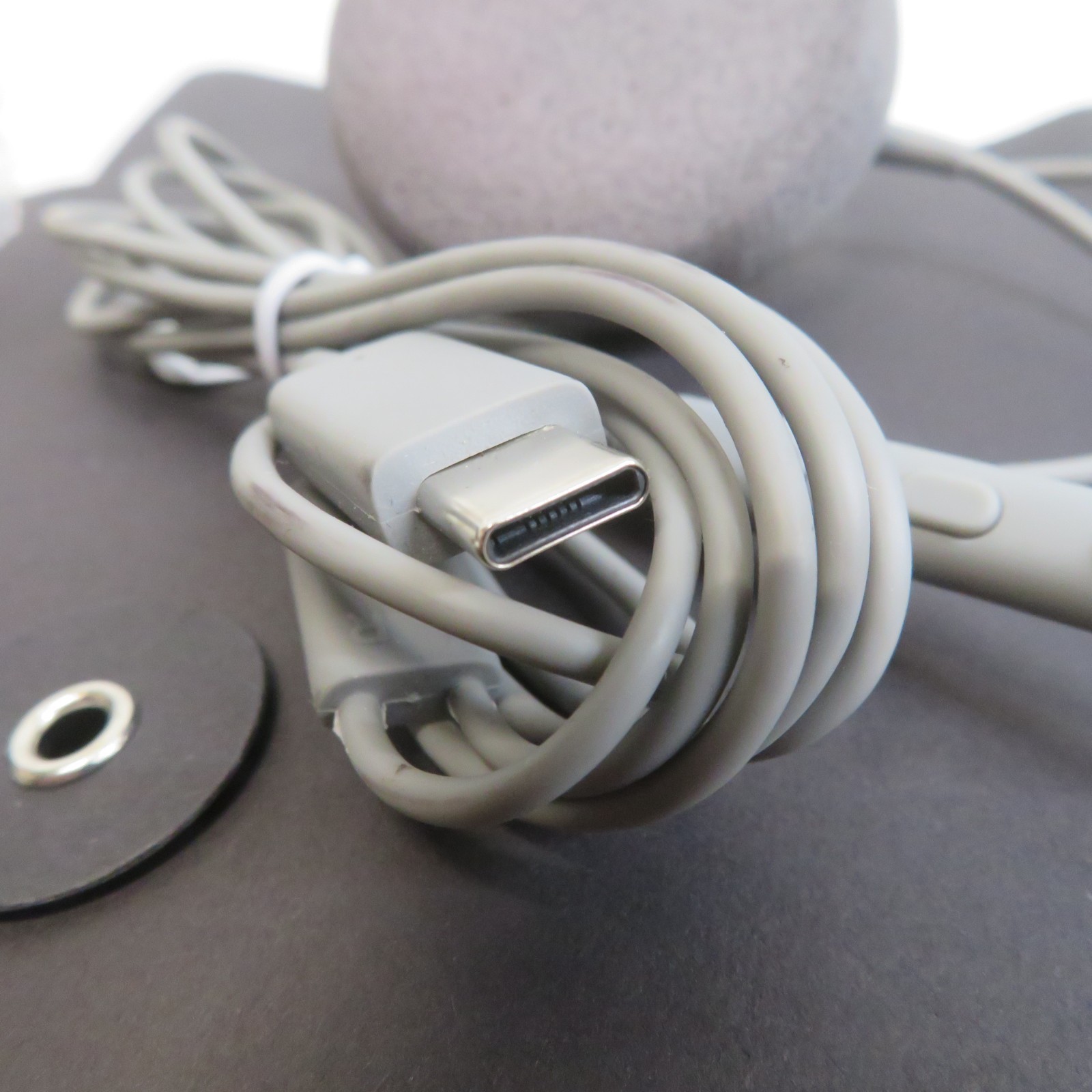 AIAIAI USB-C Headphones with mic & Volume Control (iPhone users see description)
