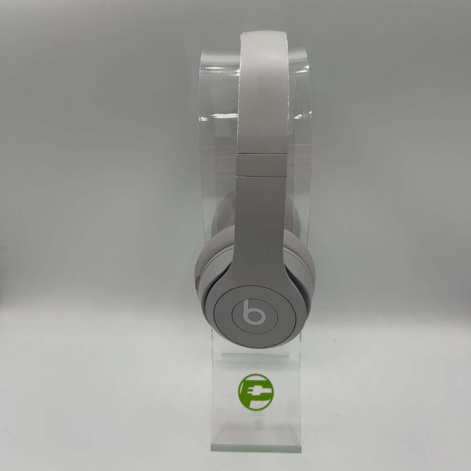Beats Studio Pro Wireless Over-Ear Bluetooth Headphones Black Gold MUW23LL/A