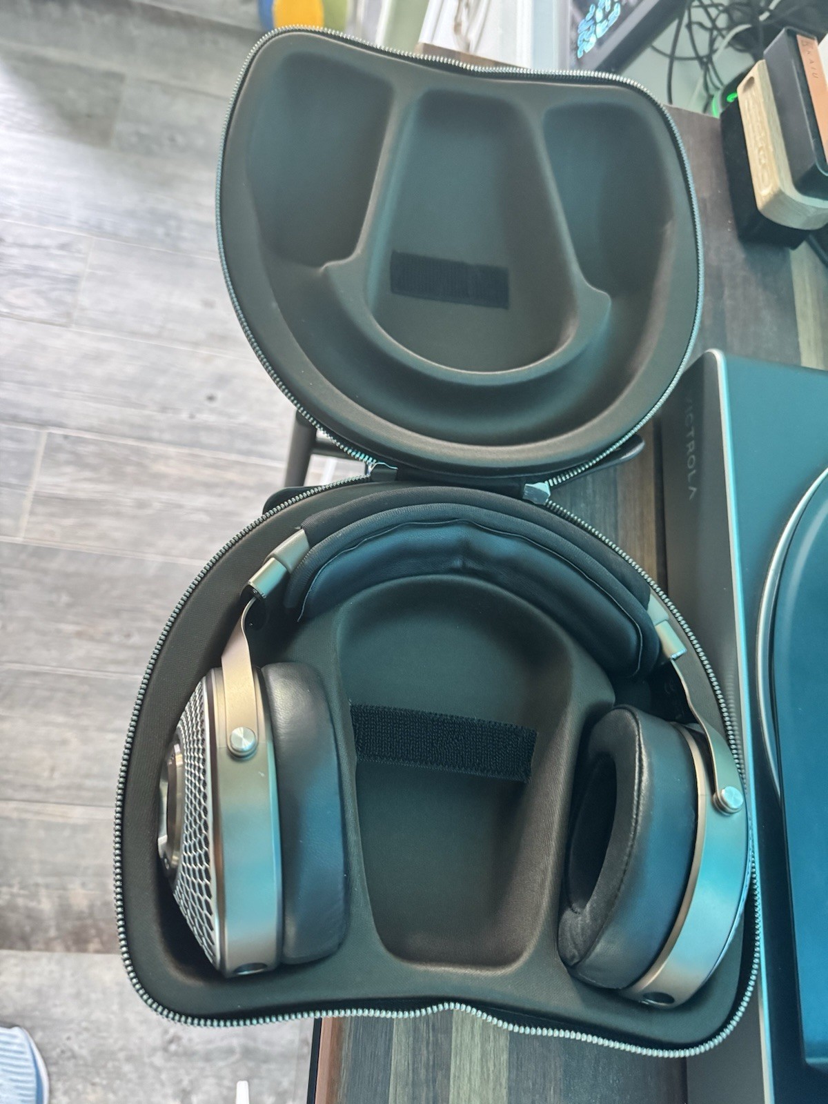 Focal Clear Mg Open-Back Over-Ear Gray/Black Headphones w/ Case 3.5mm