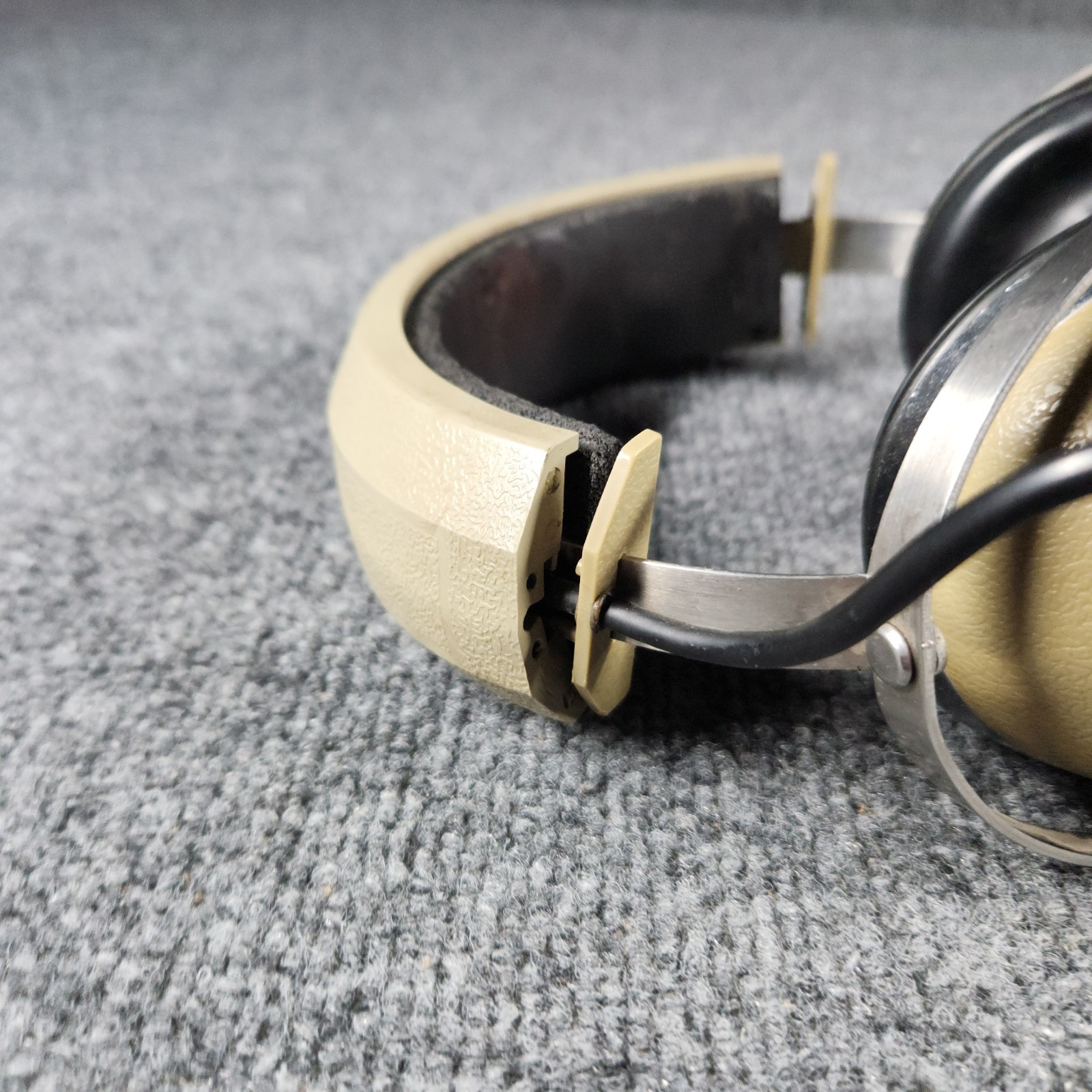 Vintage Koss Pro 4AA Headphones Professional Studio Monitors Coiled Cable