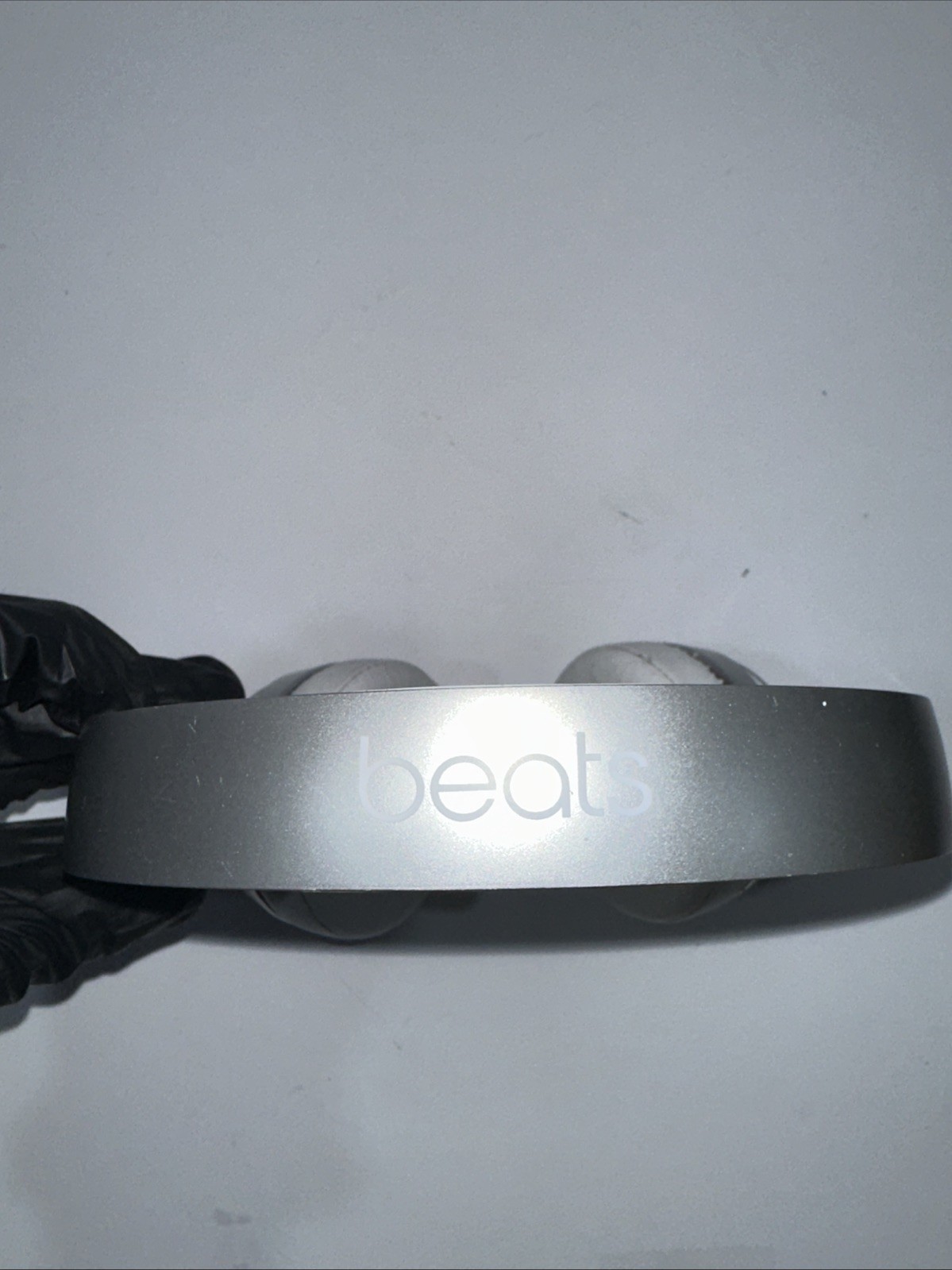 Beats by Dr. Dre Solo3 Wireless Needs New Pads Headphones White Silver