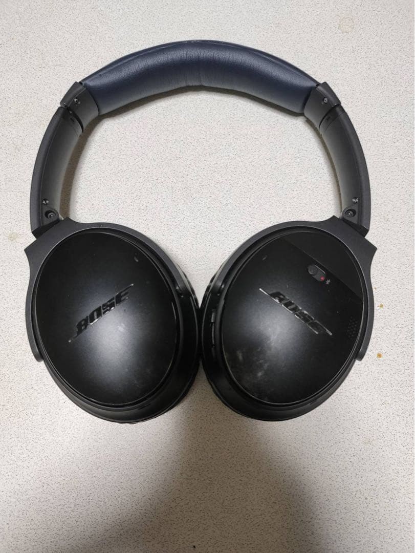 Bose QuietComfort 35 Wireless Headphones Color Black With Hard Case Used