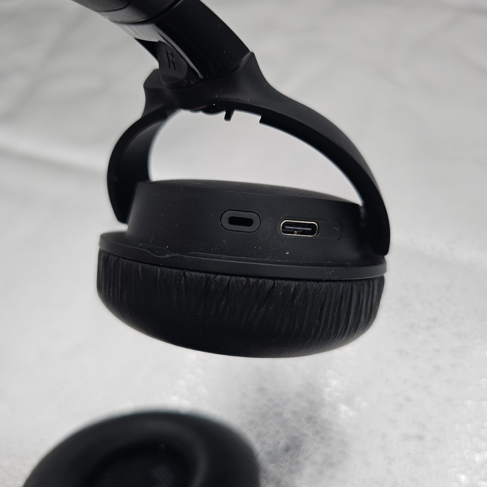 JBL Tune 670NC Pure Bass Sound Wireless Over-Ear Noise Cancelling Headphones