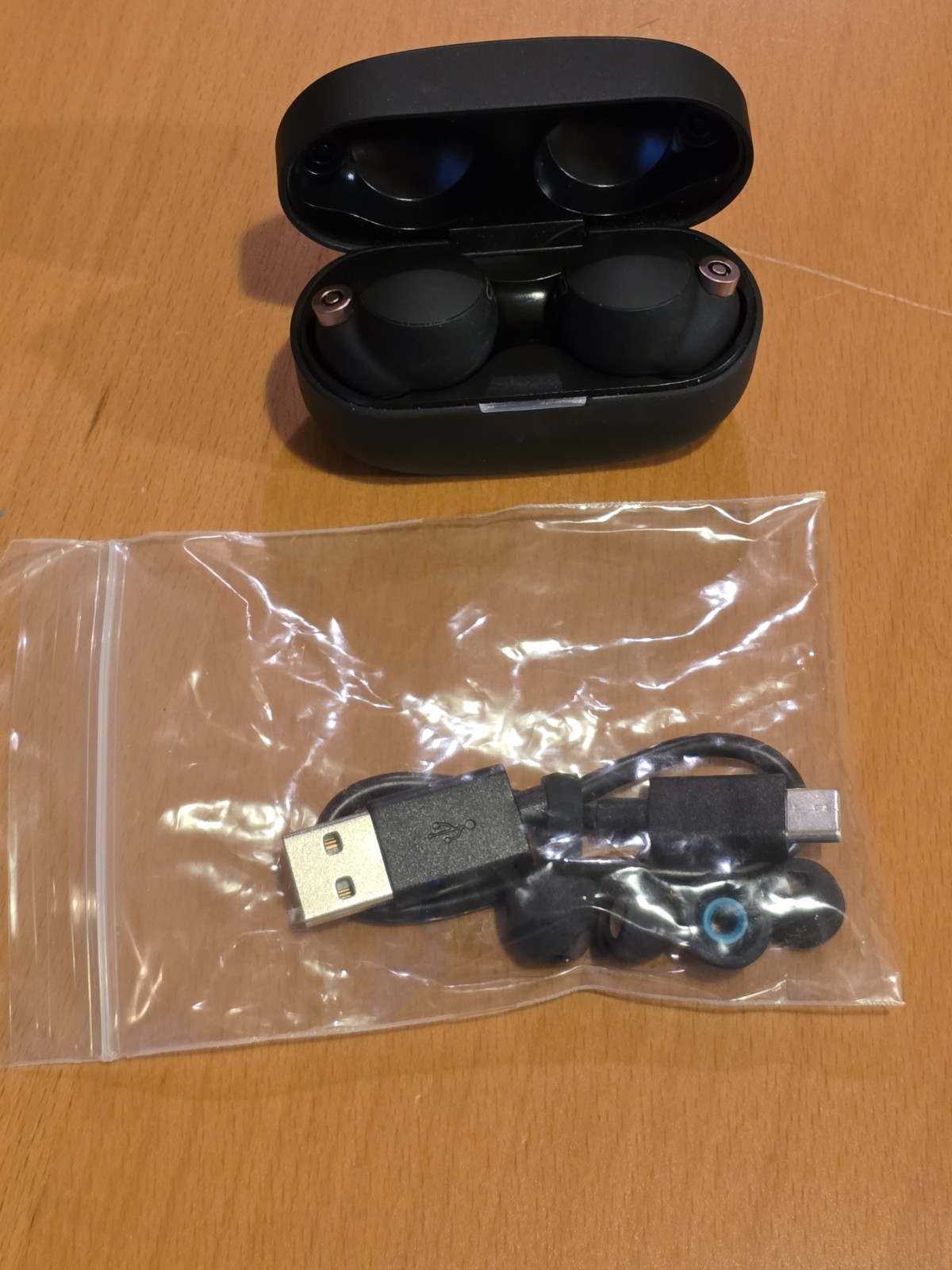 SONY WF-1000XM4 Wireless Earphone Noise cancelling – Black (WF1000XM4) EXCELLENT