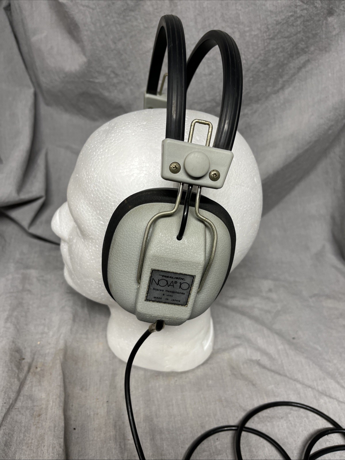 Vintage Realistic Nova 10 Stereo Gray Headphones 8 ohms Made in Japan WORKS