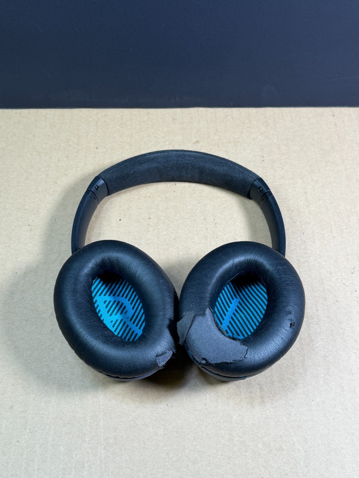 Bose QuietComfort QC25 Wired Noise Cancelling Headphones Need Cushions