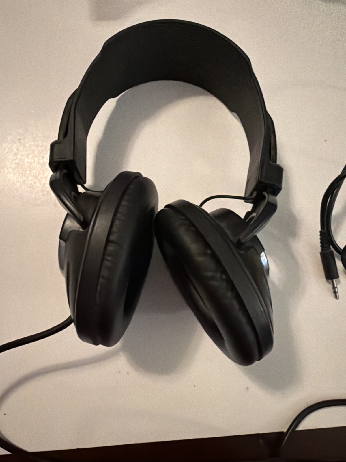 RCA Artek Vintage Over The Ear Wired Headphones with 3mm Jack