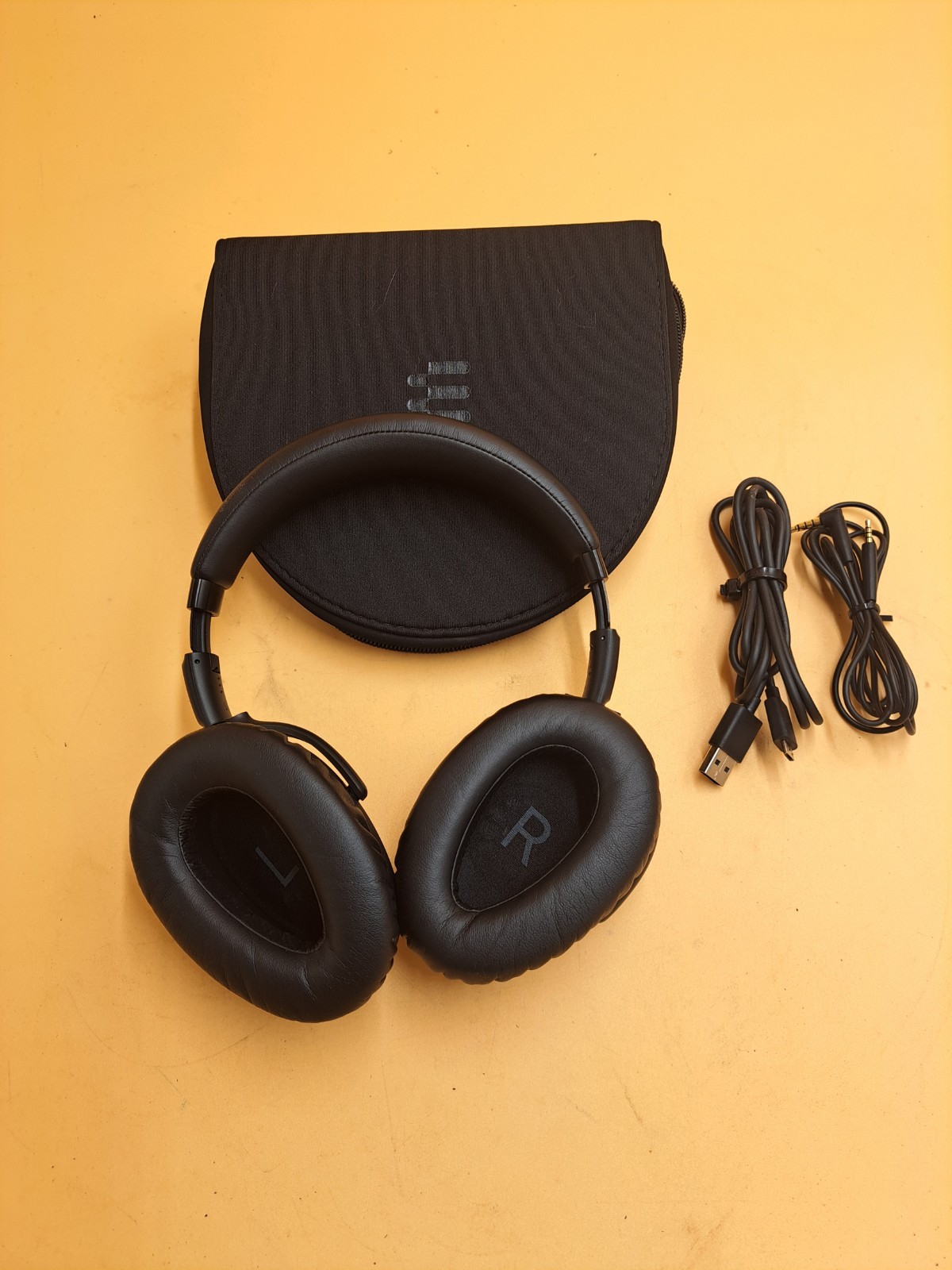 EPOS Sennheiser Adapt 660 BT Over-The-Ear Wireless Headphones MINT CONDITION