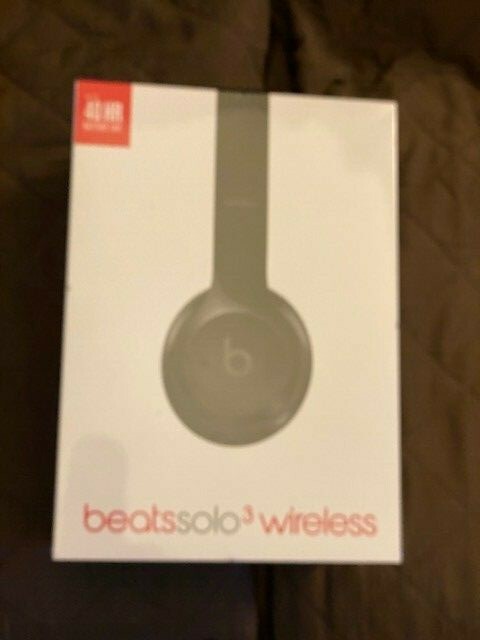 Beats by Dr. Dre Beats Solo3 Wireless On-Ear Headphones Gloss Black