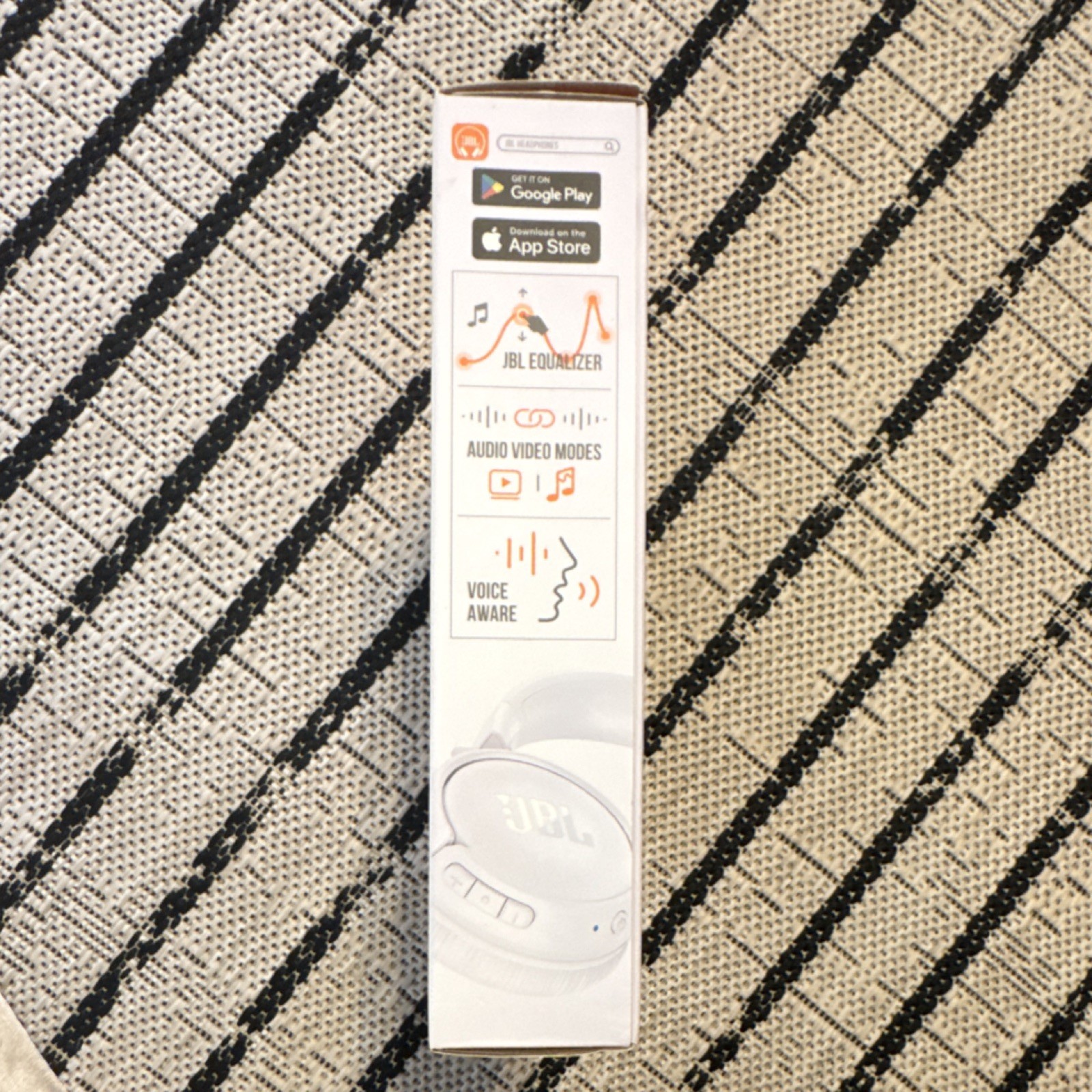 JBL Tune 520BT Wireless Bluetooth Ear-Pad Headphones White Foldable Mic