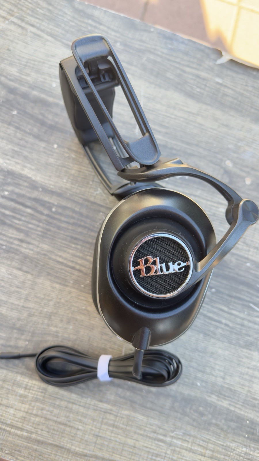 Blue LOLA Black Hi-Fi Headphones