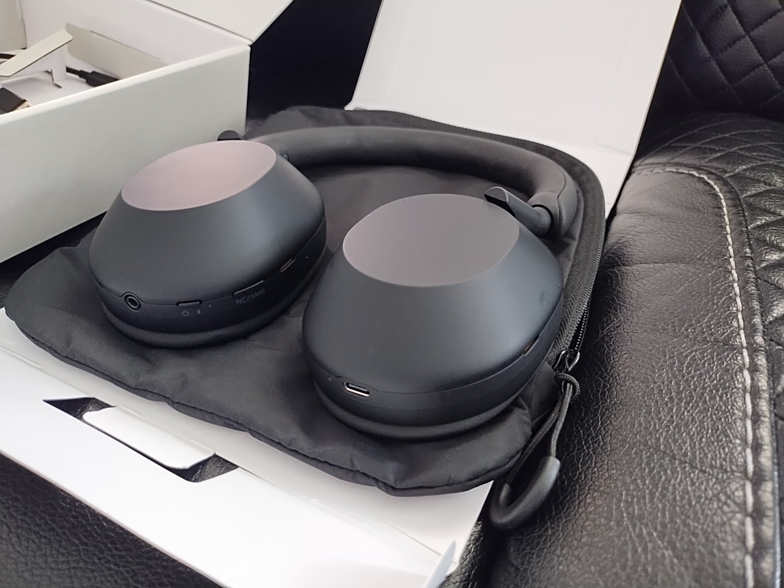 So Clean Sony WH1000XM5-SA Wireless Premium Noise Cancelling Headphone Black P1