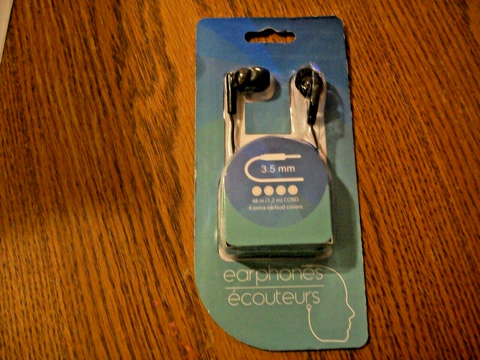 Pair of Black Earbuds 3.5 mm jack 48″ (1.2m) Cord with 4 Extra Earbud Covers NIB