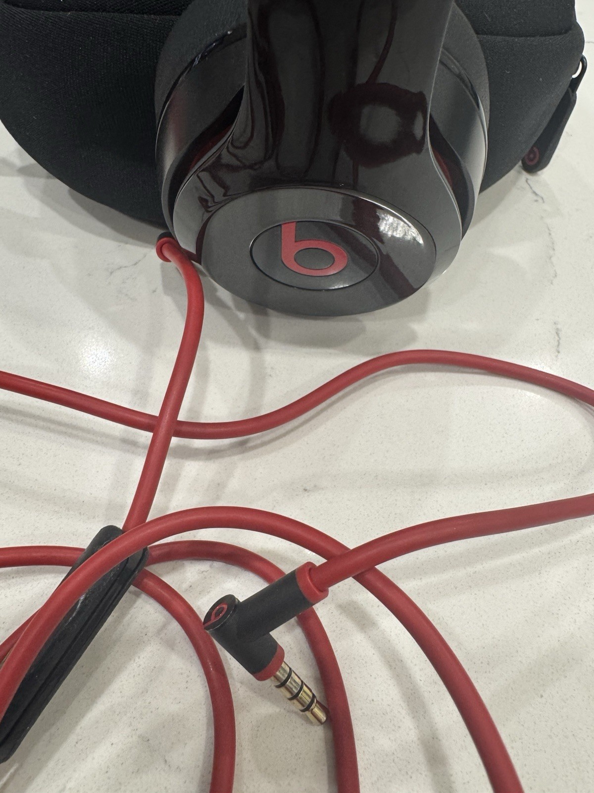 Beats by Dr. Dre Solo2 Over the Ear Headphones – Black