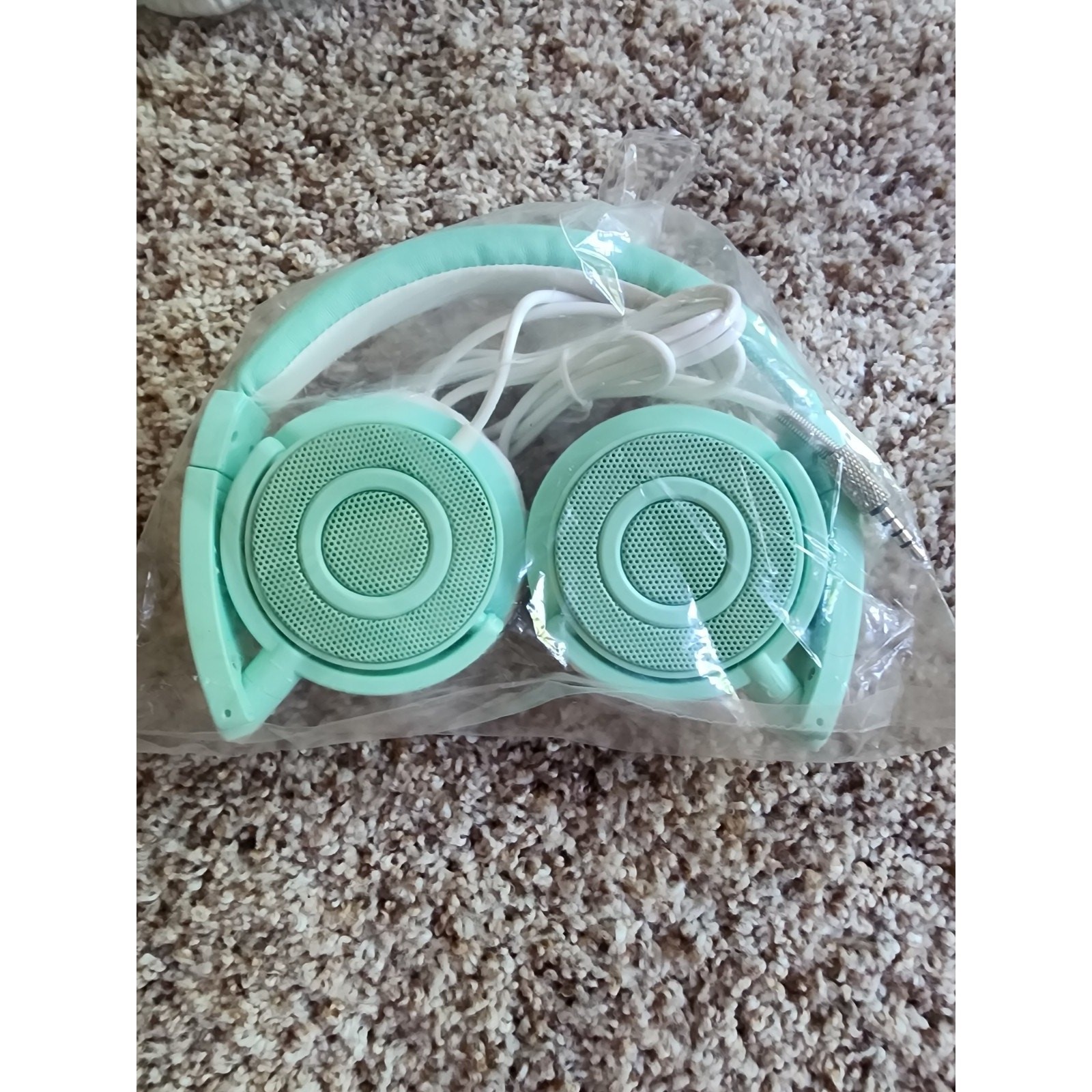 Vogek On Ear Headphones Mic, Portable Fold-Flat Stereo Bass Headphone Mint Green