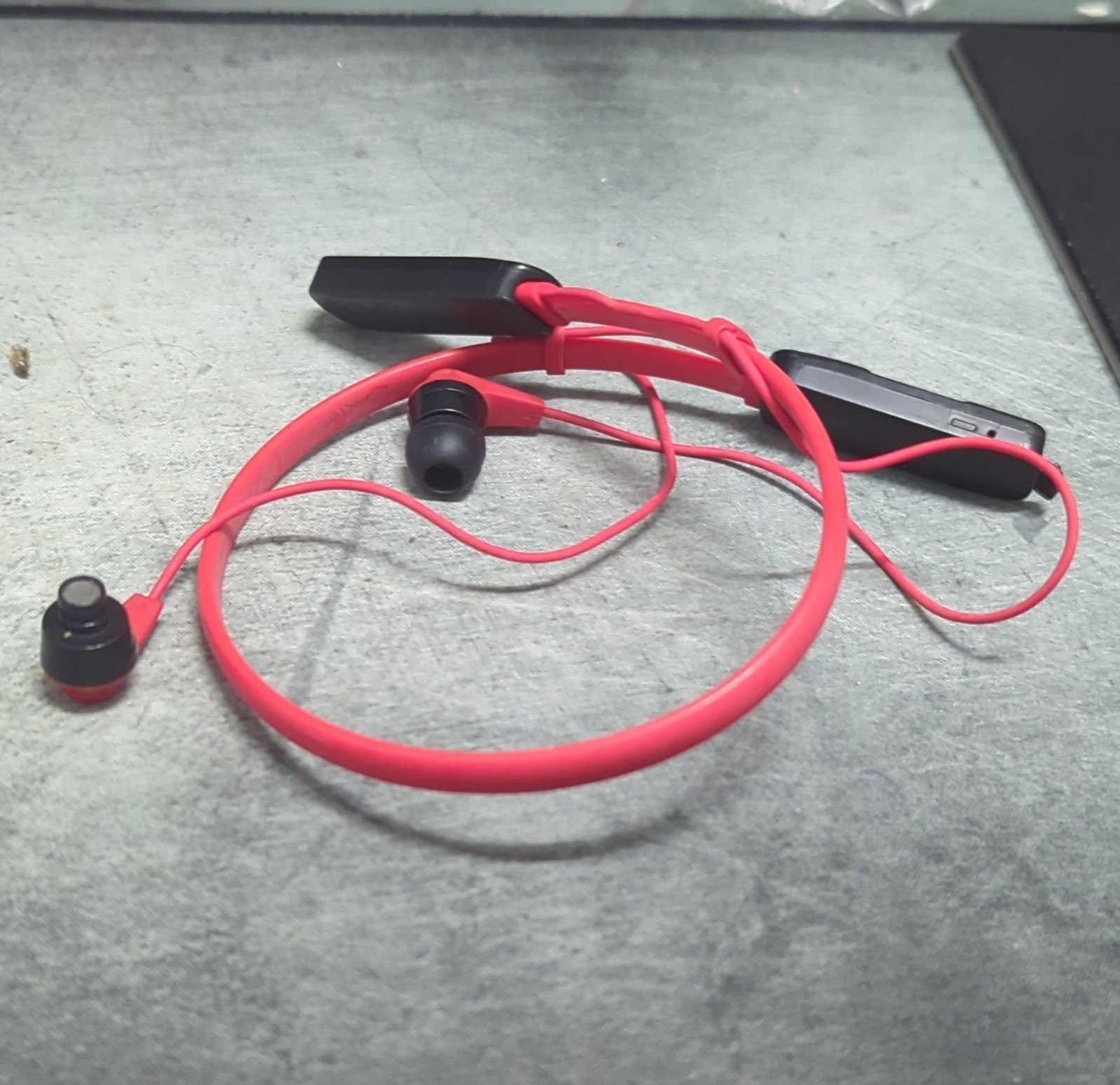 Skullcandy Ink’d Wireless S2IKW Bluetooth Neckband In-Ear Earbuds Mic Red/Black