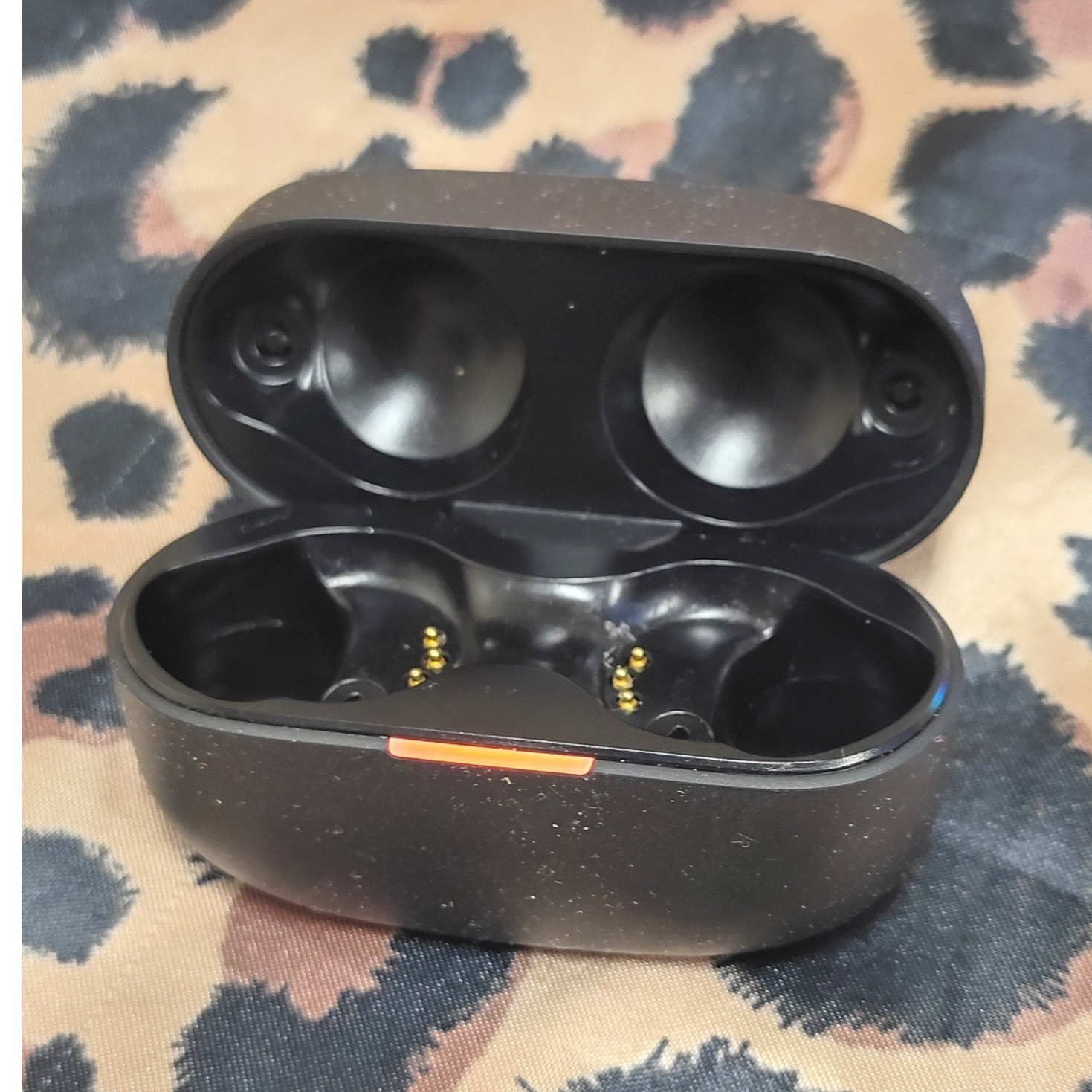 Sony WF-1000XM4 Earbuds For Parts Or Repair