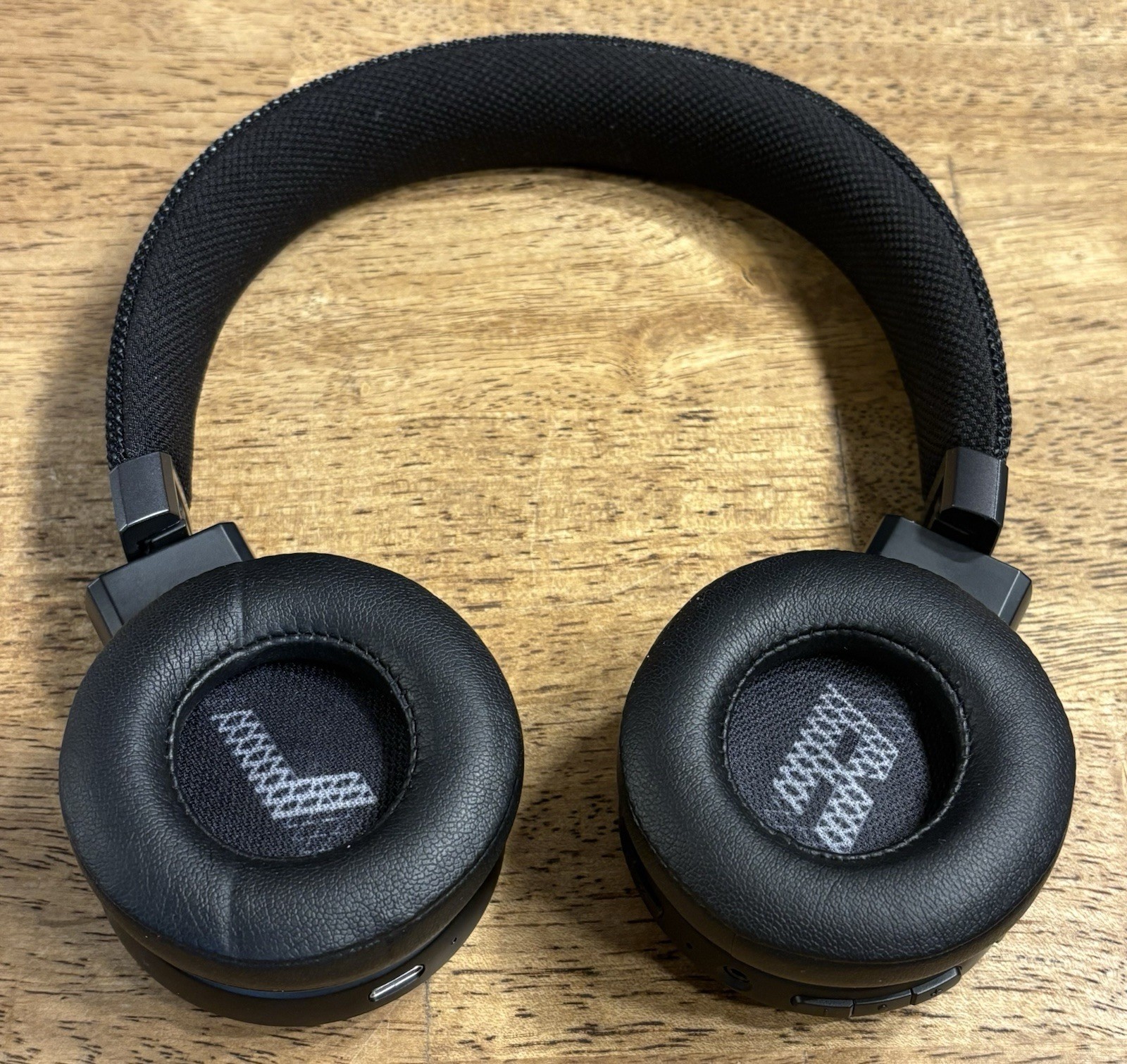 JBL Live 460NC Wireless On-Ear Noise-Cancelling Headphones – Black Open Box