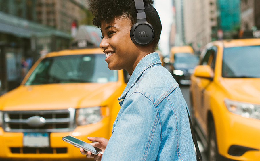 JBL Tune 670NC, Adaptive Noise Cancelling Wireless On-Ear Headphones