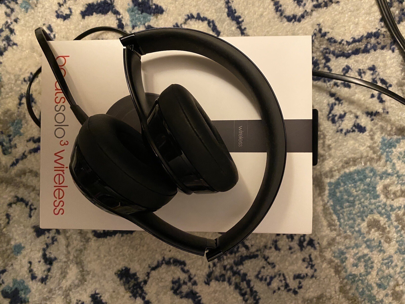 Beats by Dr. Dre Solo3 Over the Ear Headphone – Gloss Black