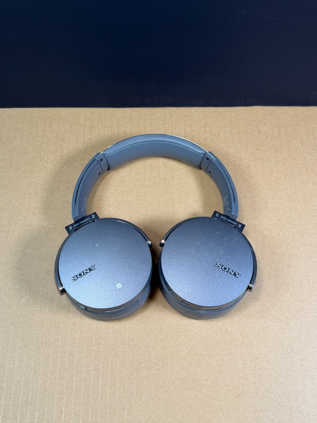 Sony MDR-XB950BT Extra Bass Bluetooth Over Ear Headphones Gray Tested & Working
