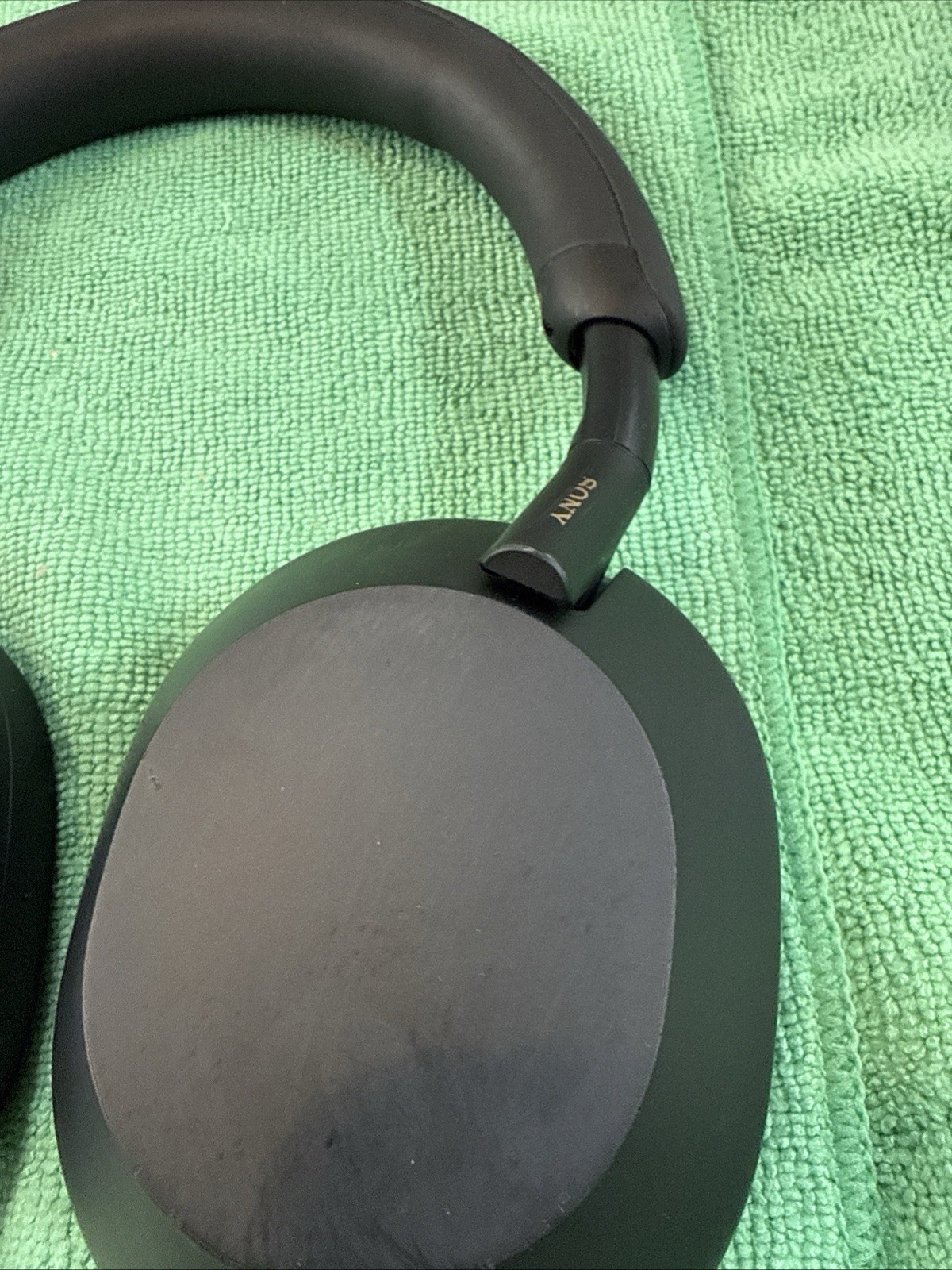 Sony WH-1000XM5 Bluetooth Wireless Noise Canceling Headphones – Broken Hinge