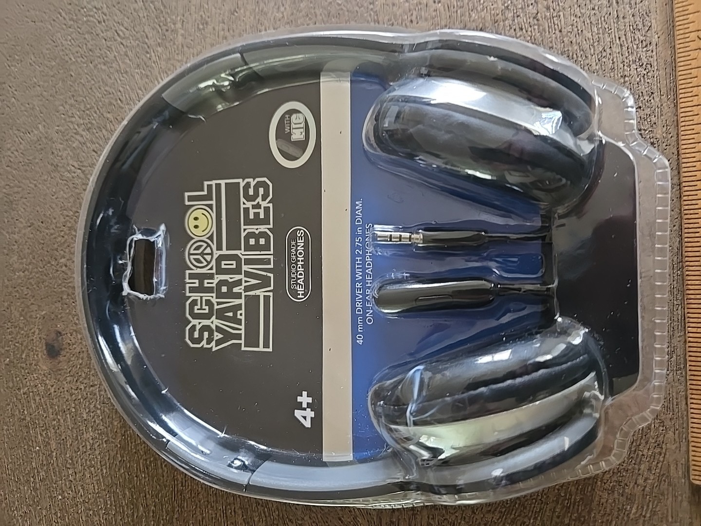 School Yard Vibes HeadPhones Black NEW See All Pics And Description