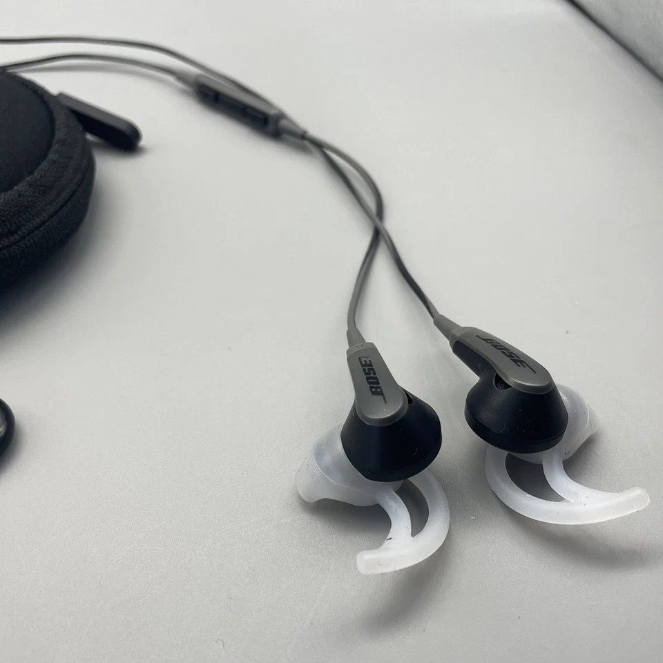 Bose SoundSport Wired 3.5mm Jack Earbuds In-ear Headphones Charcoal Earbuds