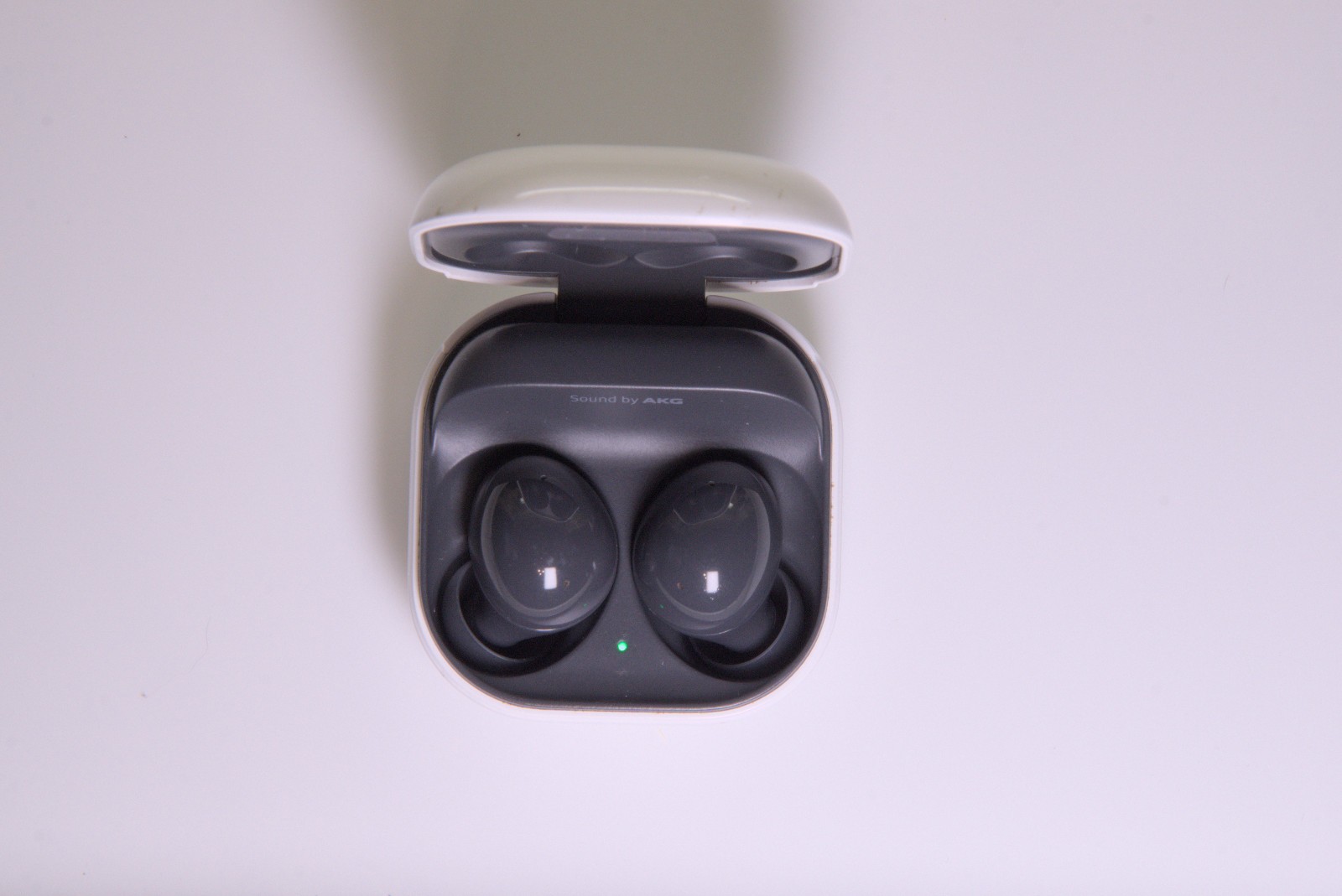 Samsung Galaxy Buds2 Black Wireless Earbuds – Tested and Sanitized!