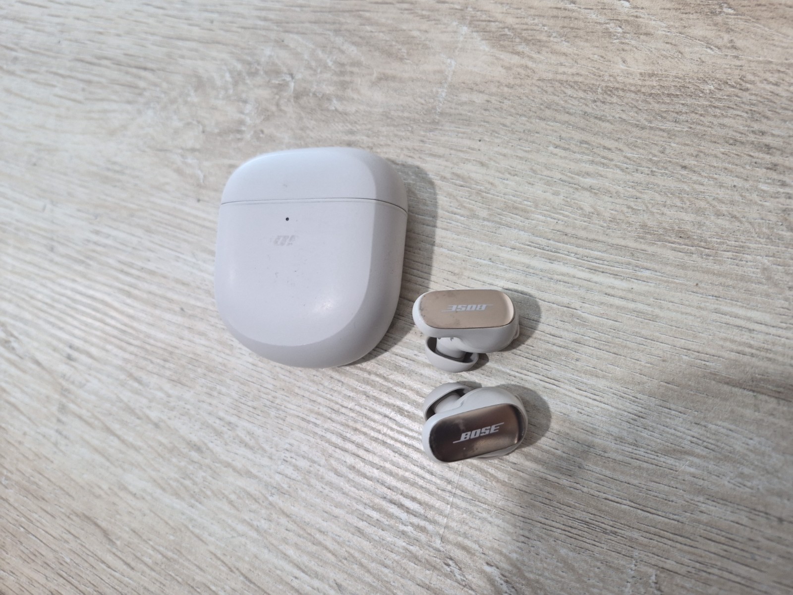 Orginal Bose QuietComfort Ultra Wireless Noise Cancelling Earbuds – white (Wear)