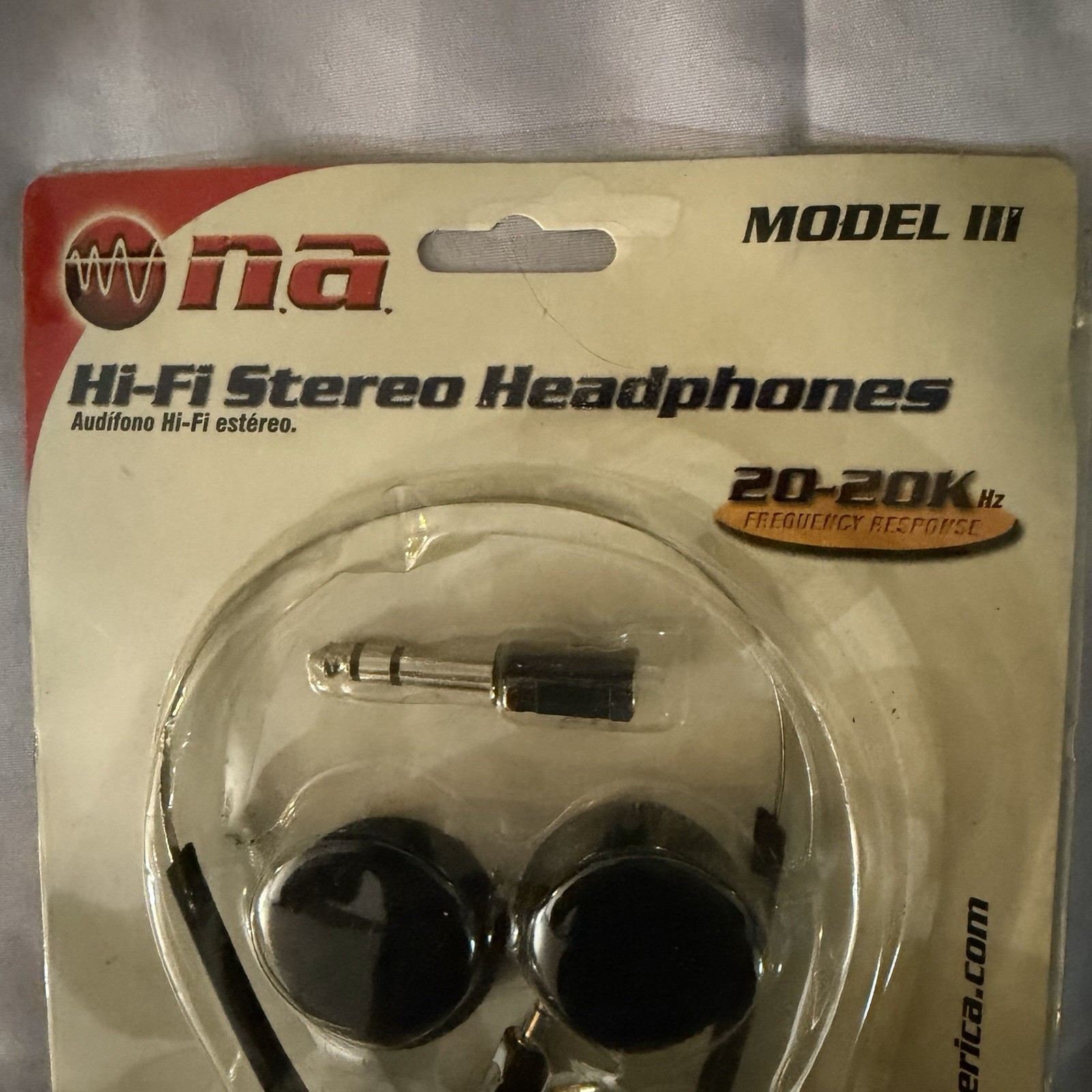na MODEL III Hi-Fi Stereo Headphones 3.5mm Jack 20-20kHz 22-32ohm 1.2m Black