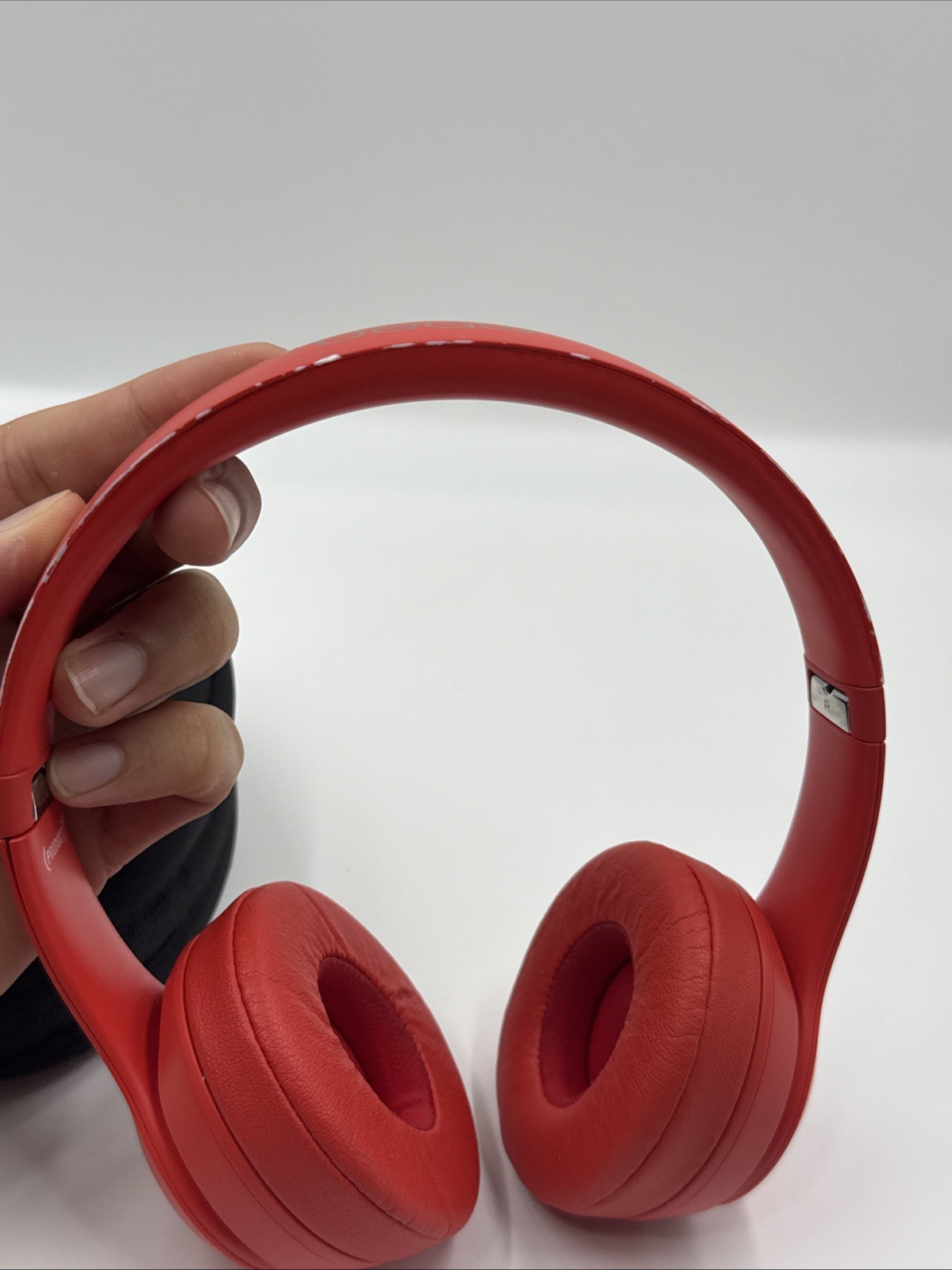 Beats by Dr. Dre Solo3 Wireless Headphones – Product Red Special Edition