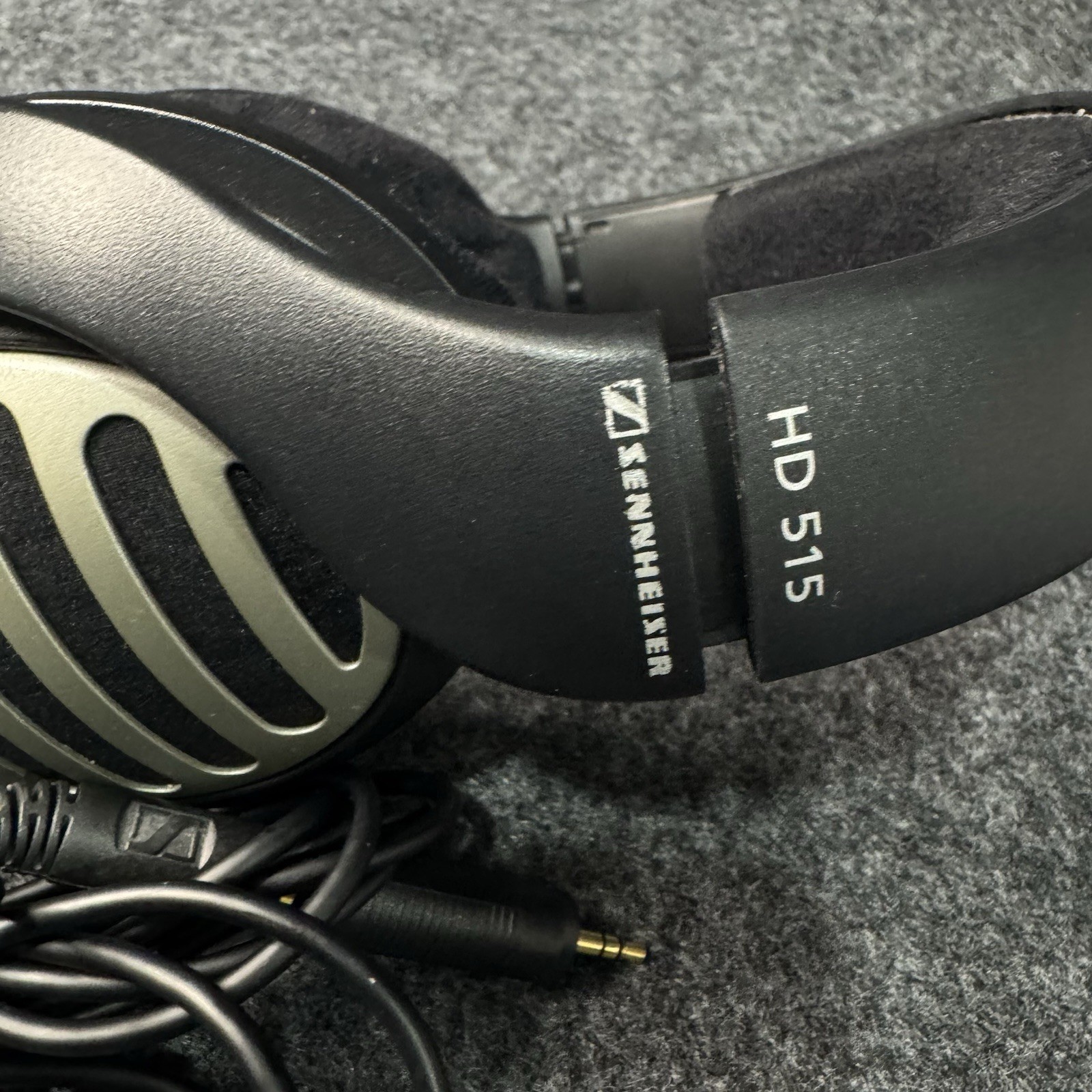 Sennheiser HD 515 Open Back Over Ear Headphones Wired Audio Stereo Adapter