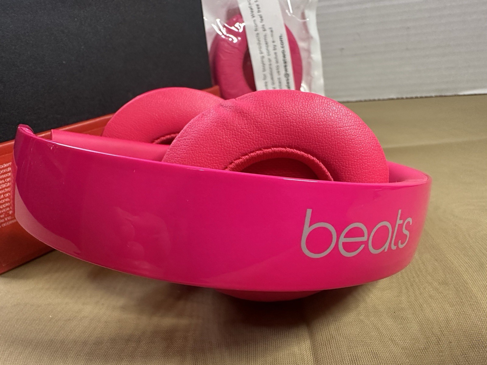 Beats by Dr. Dre Solo 2 Wired On-Ear Headphones Model B0518 Pink Tested w/ Case