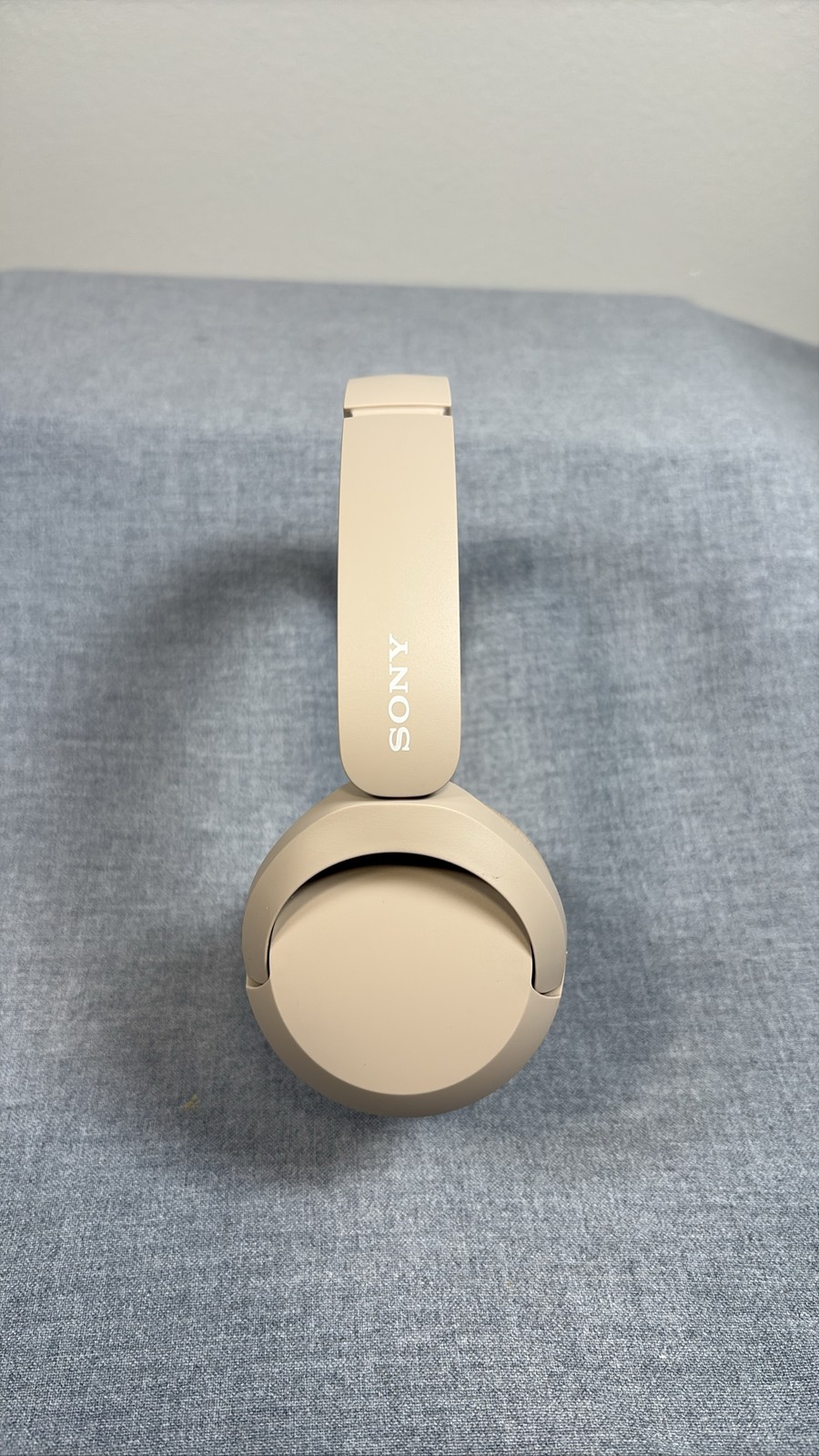 Sony WH-CH520 Wireless Bluetooth On-Ear Headphones Beige WHCH520 Mic